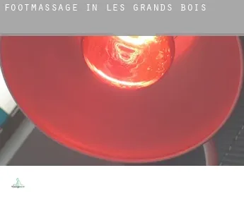 Foot massage in  Les Grands Bois